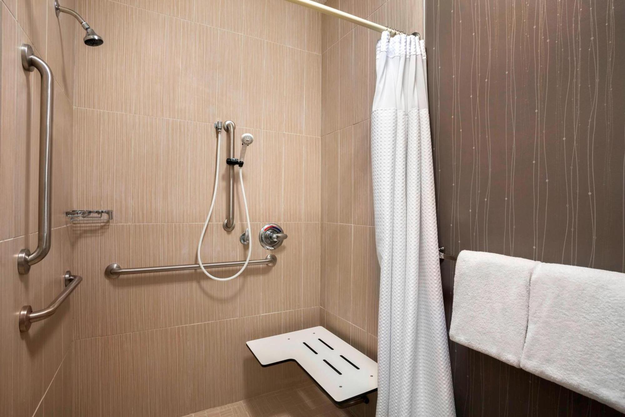 Courtyard By Marriott Champaign Hotell Eksteriør bilde