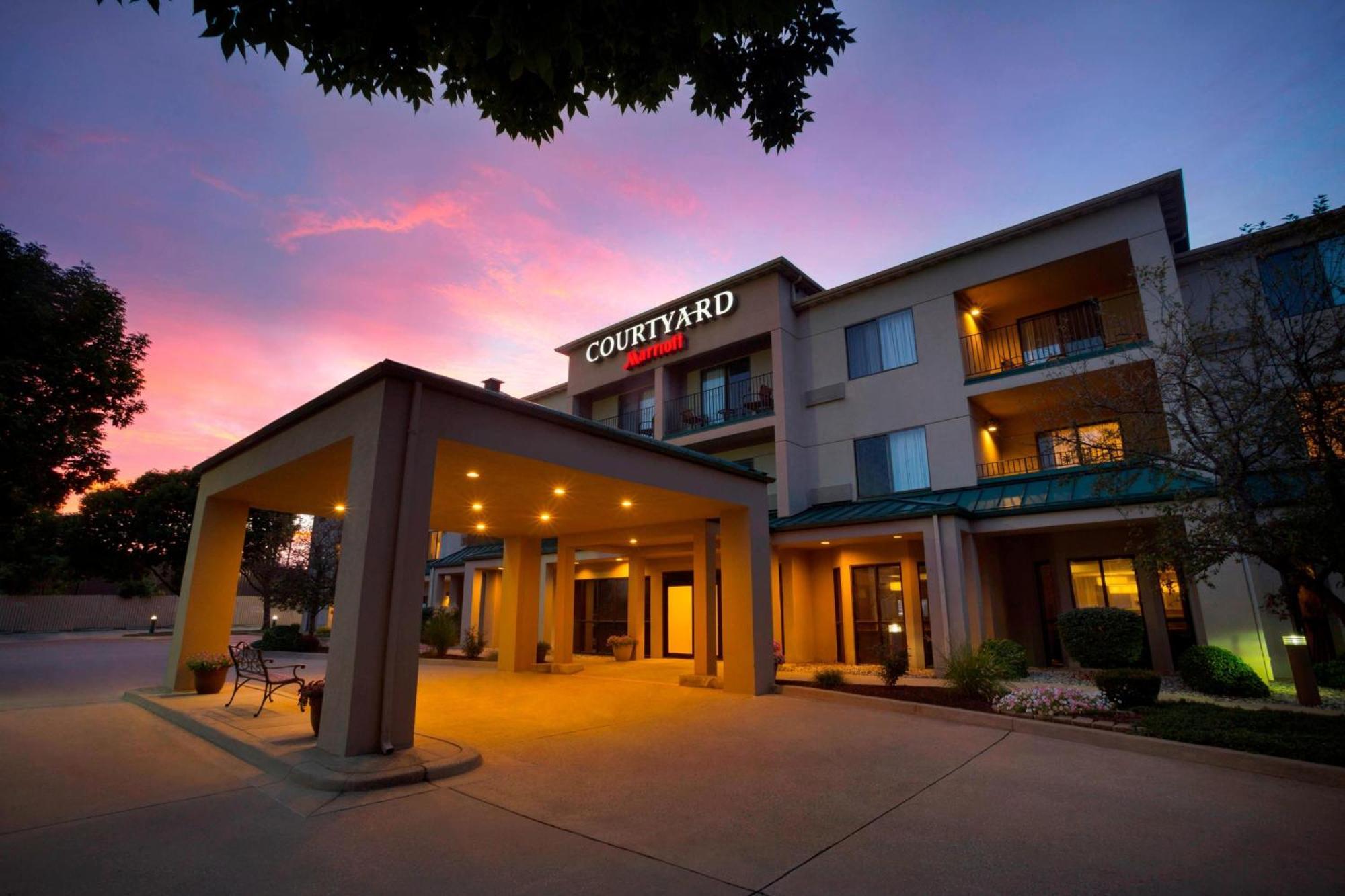Courtyard By Marriott Champaign Hotell Eksteriør bilde