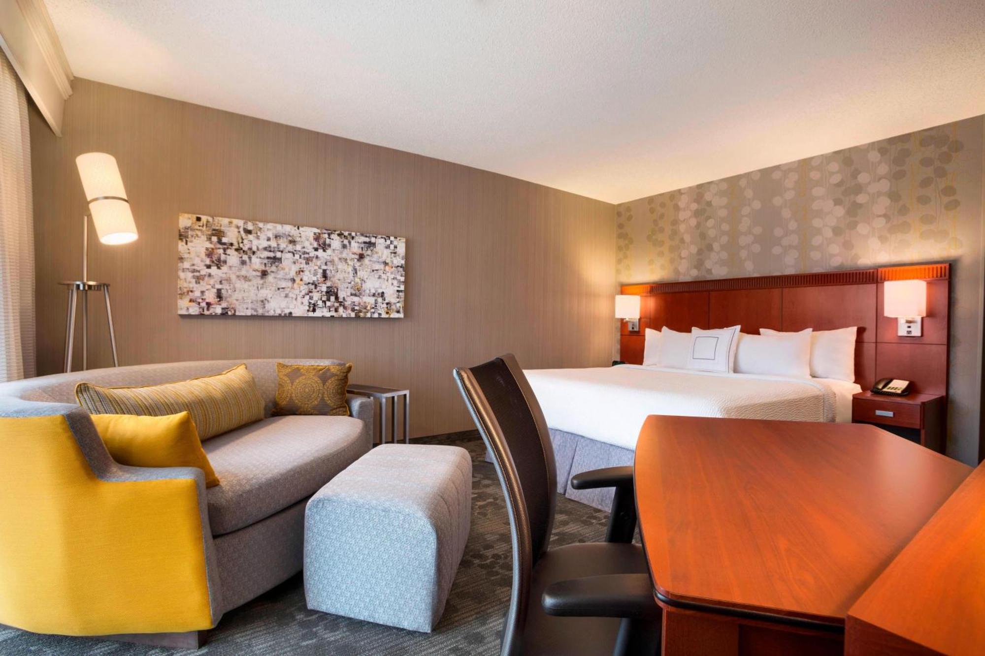 Courtyard By Marriott Champaign Hotell Eksteriør bilde