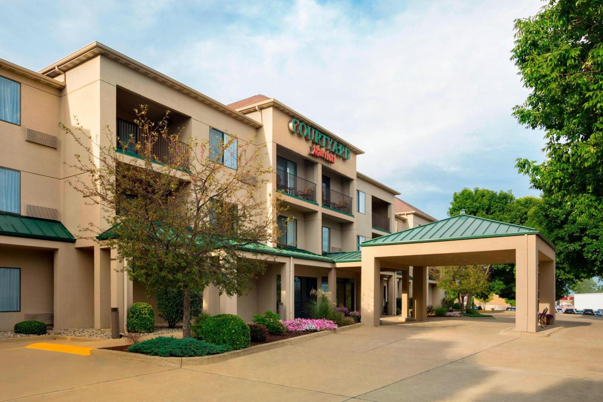 Courtyard By Marriott Champaign Hotell Eksteriør bilde