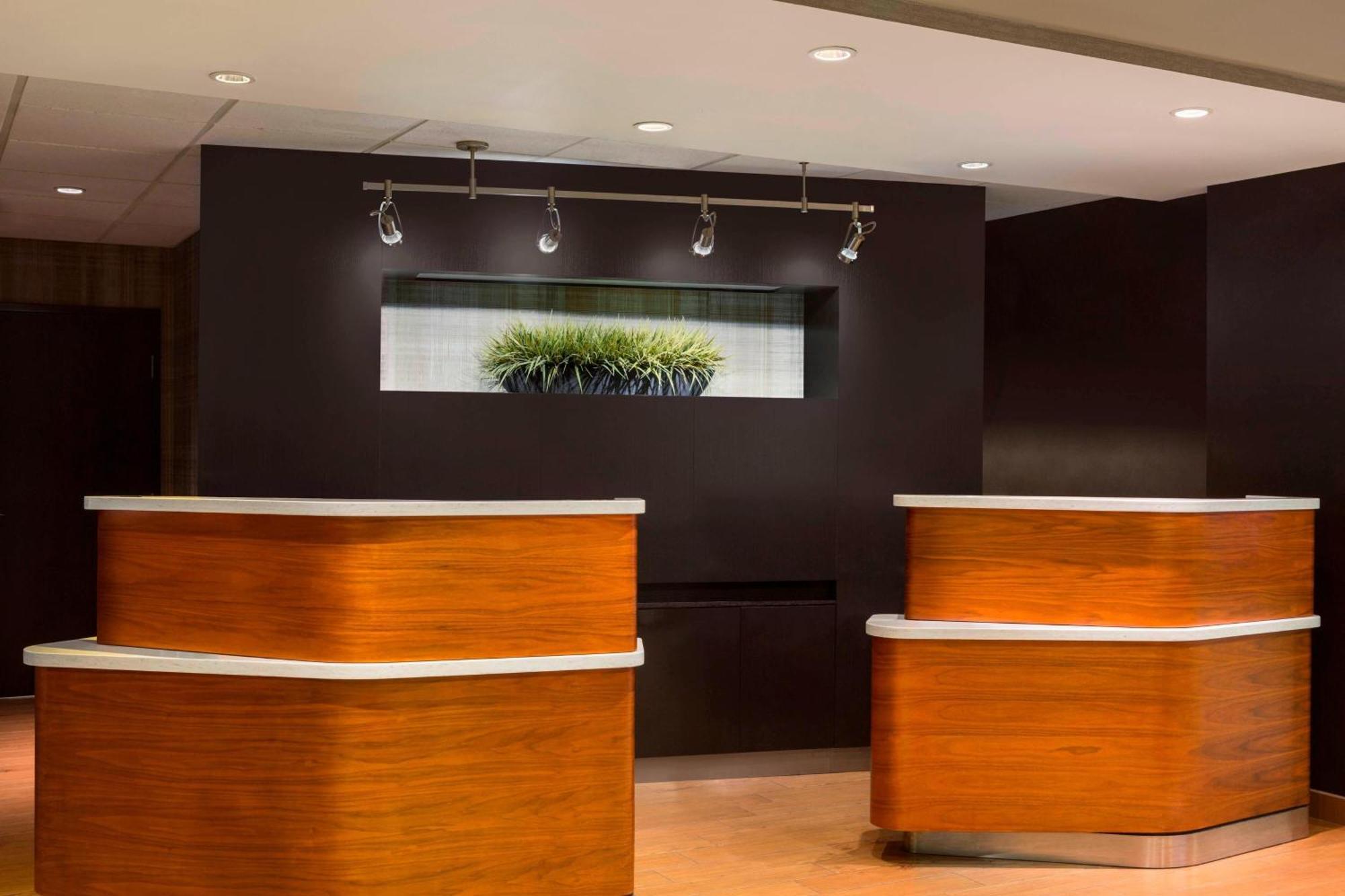 Courtyard By Marriott Champaign Hotell Eksteriør bilde