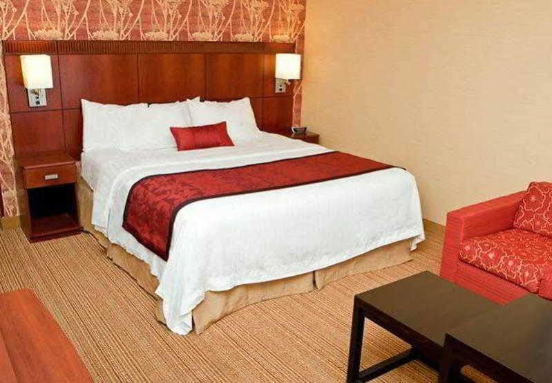 Courtyard By Marriott Champaign Hotell Eksteriør bilde